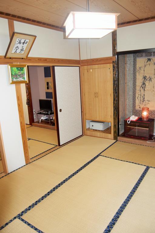 Ryokan Tsuruya Intaku Юфу Стая снимка