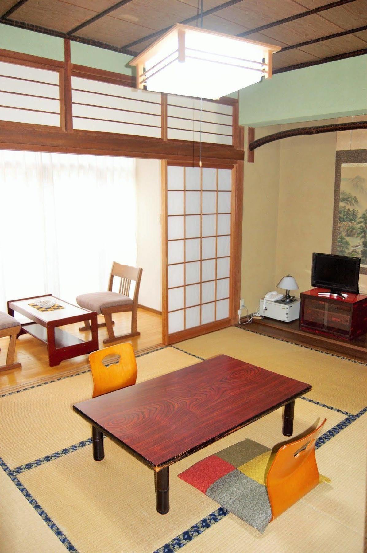 Ryokan Tsuruya Intaku Юфу Екстериор снимка